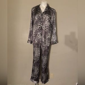 Victoria’s Secret cheetah print pj set